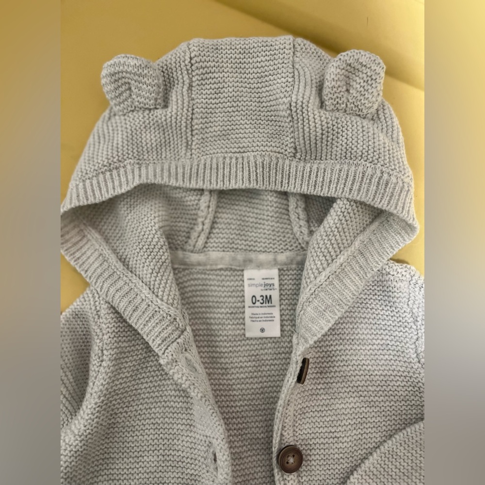 Gray/beige Knit Baby sweater